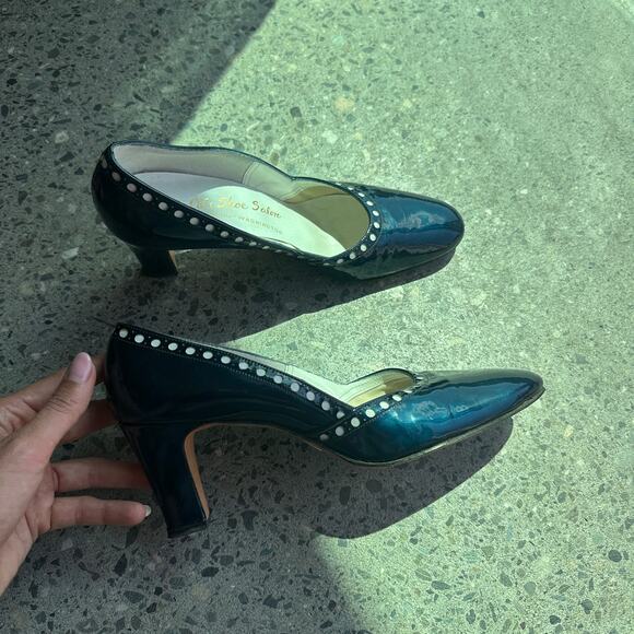 Johansen Women's 8 Pumps Navy Patent Leather Mid Heel Pumps Vintage 1950s - Picture 1 of 4